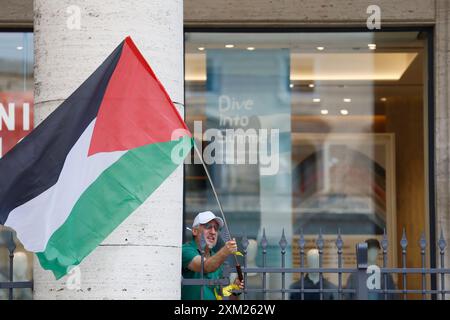 Roma, Italien. Juli 2024. Manifestazione di protesta contro la visita del presidente israeliano Isaac Herzog Roma, Italia &#x2014; Gioved&#xec; 25 luglio 2024 - Cronaca - (Foto di Cecilia Fabiano/LaPresse) Protest gegen den Besuch des israelischen Präsidenten Isaac Herzog Rom, Italien - Donnerstag, 25. Juli 2024 - Nachrichten - (Foto: Cecilia Fabiano/LaPresse) Credit: LaPresse/Alamy Live News Stockfoto