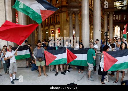 Roma, Italien. Juli 2024. Manifestazione di protesta contro la visita del presidente israeliano Isaac Herzog Roma, Italia &#x2014; Gioved&#xec; 25 luglio 2024 - Cronaca - (Foto di Cecilia Fabiano/LaPresse) Protest gegen den Besuch des israelischen Präsidenten Isaac Herzog Rom, Italien - Donnerstag, 25. Juli 2024 - Nachrichten - (Foto: Cecilia Fabiano/LaPresse) Credit: LaPresse/Alamy Live News Stockfoto