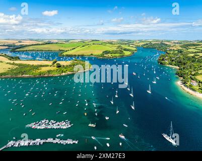 Salcombe und Mill Bay über Kingsbridge Mündung von einer Drohne, Batson Creek, Southpool Creek, Devon, England, Europa Stockfoto