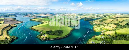 Salcombe und Mill Bay über Kingsbridge Mündung von einer Drohne, Batson Creek, Southpool Creek, Devon, England, Europa Stockfoto