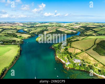 Salcombe und Mill Bay über Kingsbridge Mündung von einer Drohne, Batson Creek, Southpool Creek, Devon, England, Europa Stockfoto