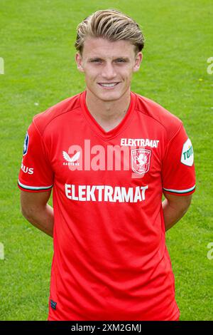 Hengelo, Niederlande. Juli 2024. HENGELO, NIEDERLANDE - 25. JULI: SEM Steijn vom FC Twente während des Fotoaufrufs des FC Twente beim FC Twente Heracles Academie am 25. Juli 2024 in Hengelo, Niederlande. (Foto: Broer van den Boom/Orange Pictures) Credit: Orange Pics BV/Alamy Live News Stockfoto