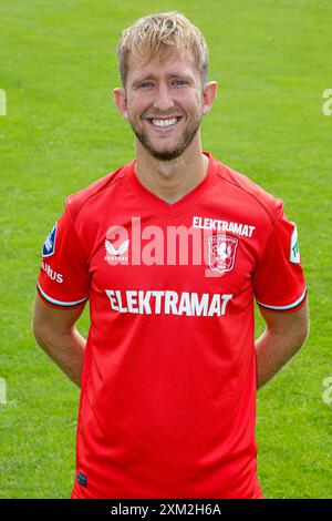 Hengelo, Niederlande. Juli 2024. HENGELO, NIEDERLANDE - 25. JULI: Michel VLAP vom FC Twente während des Fotoaufrufs des FC Twente beim FC Twente Heracles Academie am 25. Juli 2024 in Hengelo, Niederlande. (Foto: Broer van den Boom/Orange Pictures) Credit: Orange Pics BV/Alamy Live News Stockfoto