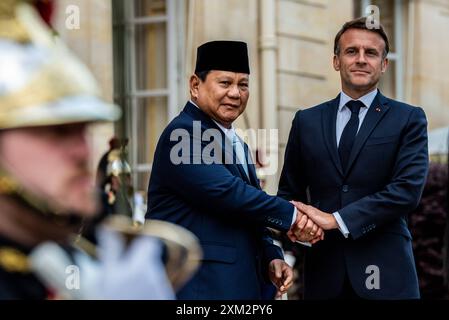 FRANKREICH- POLITIK-GIPFEL-INDONESIEN-DIPLOMATIE der Präsident der Republik Emmanuel Macron empfängt den indonesischen Präsidenten Prabowo Subianto im Elysee-Palast. In Paris, 24. Juli 2024. PARIS ILE-DE-FRANCE FRANCE COPYRIGHT: XANDREAXSAVORANIXNERIX FRANCE-POLITICS-TOP LEVEL SUMMI ASAVORANINERI-31 Stockfoto