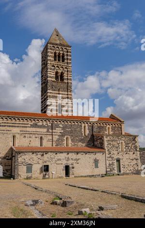 Blick auf die Basilika Heilige Dreifaltigkeit von Saccargia, codrongianus sassari Stockfoto