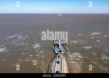 Bilder der Mobile Bay Ferry - Fort Morgan Landing bei sehr starkem Wind. Die Mobile Bay Ferry überquert die wunderschöne Mobile Bay in Alabama und verbindet SR 1 Stockfoto