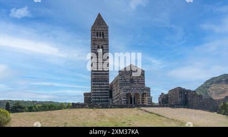 Blick auf die Basilika Heilige Dreifaltigkeit von Saccargia, codrongianus sassari Stockfoto