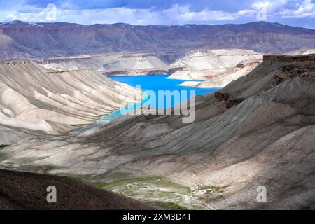 Der Nationalpark Band-e Amir in der Provinz Bamiyan, Zentralafghanistan, ist berühmt für seine Kette von sechs intensiv blauen, mineralreichen Seen. Stockfoto