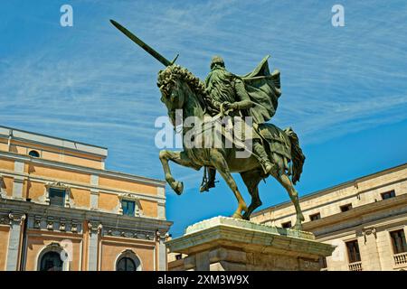 Statue des lokalen Helden Rodrigo Diaz de Vivar, alias El Cid, in Burgos, der Provinzhauptstadt der Region Kastilien und Leon in Nordspanien. Stockfoto