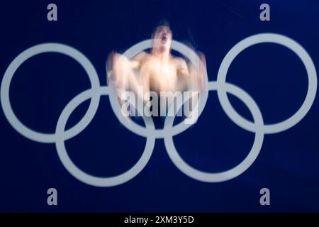 Paris, Frankreich. Juli 2024. Ein Athlet während eines Tauchtrainings der Olympischen Spiele 2024 in Paris (Frankreich), 25. Juli 2024. Quelle: Insidefoto di andrea staccioli/Alamy Live News Stockfoto