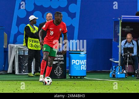 Nuno Mendes (19) von Portugal während eines Fußballspiels zwischen den französischen Nationalmannschaften, genannt les Bleus und Portugal in einem Viertelfinalspiel des UEFA Euro 2024 Turniers am Freitag, den 5. Juli 2024 in Hamburg . Fotosportpix | Stijn Audooren Stockfoto