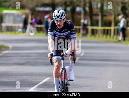 Jamie Whitcher überquert die Linie für den 3. Platz beim RCR Fatcreations The Kennel Hill Classic, Großbritannien, 30/03/2024, Credit:Chris Wallis/Alamy Live AC Stockfoto