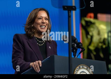 Houston, USA. Juli 2024. Vizepräsidentin Kamala Harris war der Hauptredner der AFT Convention 2024 in Houston, Texas am 25. Juli 2024. Die AFT (American Federation of Teachers) ist die erste Gewerkschaft, die Kamala Harris' Präsidentschaftskandidaten unterstützt. (Foto: Jennifer Lake/SIPA USA) Credit: SIPA USA/Alamy Live News Stockfoto