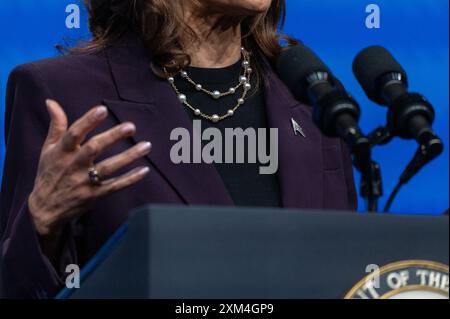 Houston, USA. Juli 2024. Vizepräsidentin Kamala Harris war der Hauptredner der AFT Convention 2024 in Houston, Texas am 25. Juli 2024. Die AFT (American Federation of Teachers) ist die erste Gewerkschaft, die Kamala Harris' Präsidentschaftskandidaten unterstützt. (Foto: Jennifer Lake/SIPA USA) Credit: SIPA USA/Alamy Live News Stockfoto