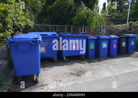 Kopenhagen/Dänemark/11. juli 2024/Verladung von Abfällen und Müll in Recycling-Muldenkipper in dänischer Hauptstadt. (Foto. Francis Joseph Dean/Dean Pictures) (nicht für kommerzielle Zwecke) Stockfoto