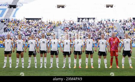 Marseille, Frankreich. Juli 2024. FRA, Paris, Olympische Spiele Paris 2024, 25. Juli 2024, Fußball, Frauen, Deutschland vs Australien, in Marseille, im Stade Velodrome, z. B. Lea Schueller (Deutschland, 7), Klara Buehl (Deutschland, 17) Giulia Gwinn (Deutschland, 15), Jule Brand (Deutschland, 16), Sjoeke Nuesken (Deutschland, 9), Janina Minge (Deutschland, 6), Sarai Linder (Deutschland, 2), Kathrin 'Kathy' Hendrich (Deutschland, 3), Marina Hegering (Deutschland, 5), Ann-Katrin Berger (Deutschland, 12), Alexandra Popp (Deutschland, 11), Team Picture, Start elf, Quelle: HMB Media/Alamy Live News Stockfoto