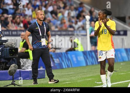 Decines Charpieu, Frankreich. Juli 2024. Cheftrainer Angelo Marsiglia aus Kolumbien, Fußball, Frauengruppe A zwischen Frankreich und Kolumbien während der Olympischen Spiele Paris 2024 am 25. Juli 2024 im Groupama-Stadion in Decines-Charpieu bei Lyon, Frankreich - Foto Frederic Chambert/Panorama/DPPI Media Credit: DPPI Media/Alamy Live News Stockfoto