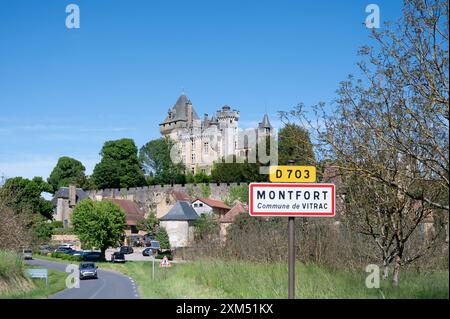 Fahrt entlang des Flusses Dordogne in der Nähe des Dorfes La Roque-Gageac im Département Dordogne im Südwesten Frankreichs im Frühjahr Stockfoto