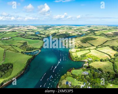 Salcombe und Mill Bay über Kingsbridge Mündung von einer Drohne, Devon, England, Europa Stockfoto