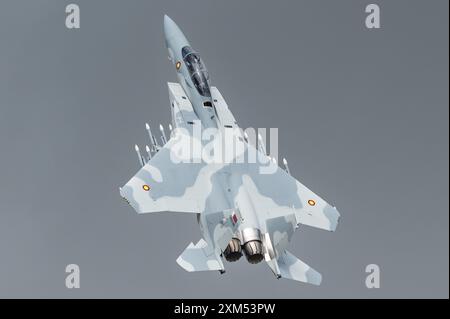 Ein Boeing F-15EX Eagle II (Ababil) Kampfjet der Emiri Air Force Katar auf der RIAT 2024 Airshow. Stockfoto