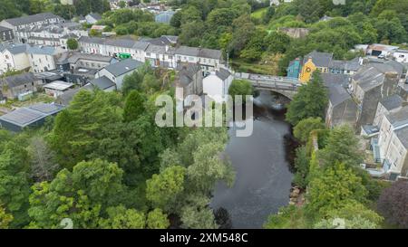 Newport Town im County Tippearrary aus Vogelperspektive. Stockfoto