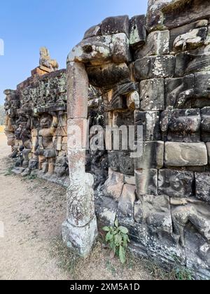 Die Terrasse der Elefanten, Teil der ummauerten Stadt Angkor Thom, einer Ruine eines Tempels in Kambodscha. Stockfoto