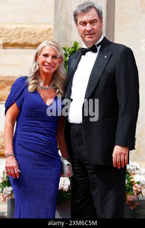 Dr. Markus Söder Ministerpräsident des Freistaates Bayern mit Ehefrau Karin Baumüller-Söder bei der Eröffnung der 112.Richard-Wagner-Festspiele in Bayreuth *** Dr. Markus Söder Ministerpräsident des Freistaates Bayern mit seiner Frau Karin Baumüller Söder bei der Eröffnung der Richard-Wagner-Festspiele 112 in Bayreuth Stockfoto