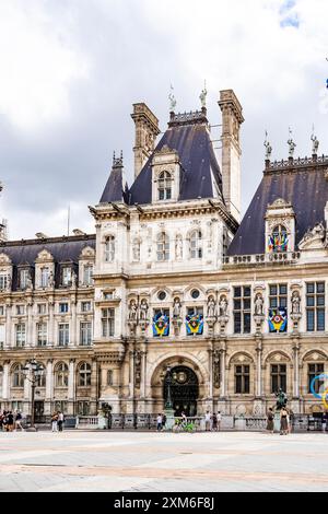 Fassade des Hôtel de Ville, Rathaus von Paris, im 19. Jahrhundert im Stil der französischen Renaissance umgebaut, Stadtzentrum von Paris, Frankreich Stockfoto