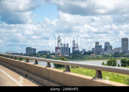 Ein langer Weg die Straße runter nach Memphis, Tennessee Stockfoto