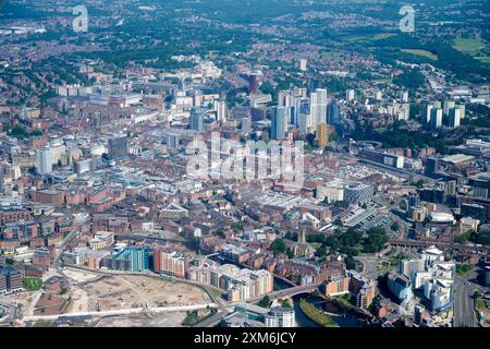 Ein Panoramablick auf das Stadtzentrum von Leeds, aus dem Süden, West Yorkshire, Nordengland, Großbritannien Stockfoto