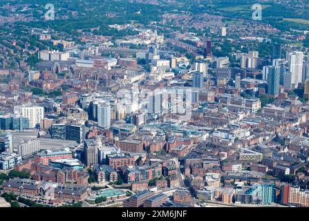 Ein Panoramablick auf das Stadtzentrum von Leeds, aus dem Süden, West Yorkshire, Nordengland, Großbritannien Stockfoto