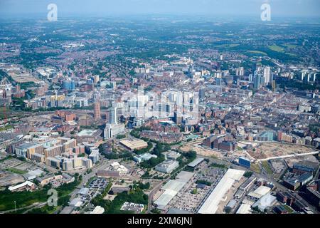 Ein Panoramablick auf das Stadtzentrum von Leeds, aus dem Süden, West Yorkshire, Nordengland, Großbritannien Stockfoto