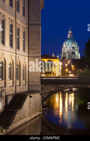 Leineschloss, Niedersächsischer Landtag, klassizistische Schlossanlage, neues Rathaus, abendliche Atmosphäre, Hannover, Niedersachsen, Deutschland Stockfoto