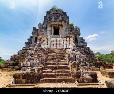 Treppen führen zum Gipfel des Tempelbergs Ta Keo, Angkor Stockfoto