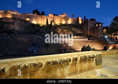 Am Abend Alcazaba und römisches Theater, Malaga, Andalusien, Spanien Stockfoto