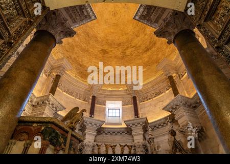 Kuppel im Inneren der Kathedrale St. Domnius in Split, Kroatien, Europa Stockfoto