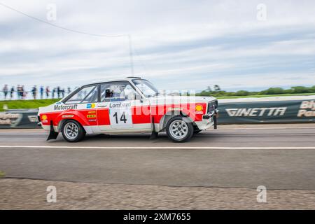 Ford Escort mk2 trat bei einem Renntag und Zeitfahren in Blyton Park, Blyton, Lincolnshire an. Stockfoto