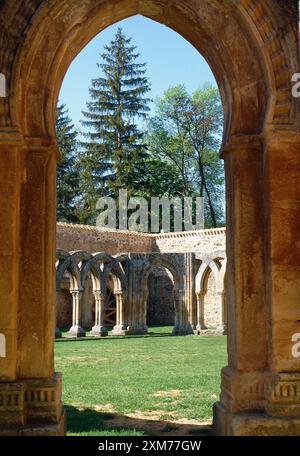 Romanischer Kreuzgang, Kloster San Juan de Duero. Soria, Castilla Leon, Spanien. Stockfoto