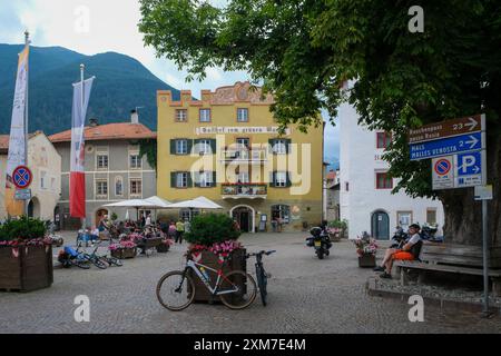 Glurns, Südtirol, Italien - Glurns aus dem 16. Jahrhundert ist mit 924 Einwohnern eine der kleinsten Städte der Alpen. Historische Stadt cen Stockfoto