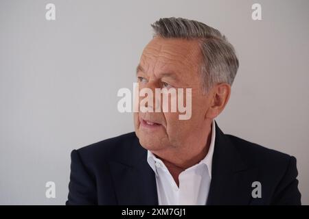 Dresden, Deutschland. Juli 2024. Popsänger Roland Kaiser. Eine Wachsfigur des Sängers soll im Berliner Wachsmuseum Madame Tussauds ausgestellt werden. Quelle: Sebastian Willnow/dpa/Alamy Live News Stockfoto