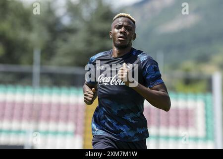 Der nigerianische Stürmer Victor Osimhen in Neapel während des Trainingslagers 2024-25 in Castel Di Sangro, Italien. Stockfoto