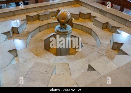 Marmorbrunnen im Staatlichen Museum für angewandte Kunst von Usbekistan in Taschkent Stockfoto