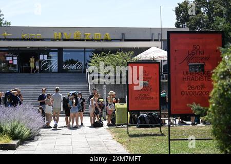 Uherske Hradiste, Tschechische Republik. Juli 2024. Die 50. Sommerfilmschule, Filmfestival in Uherske Hradiste, Tschechien, beginnt am 26. Juli 2024. Quelle: Dalibor Gluck/CTK Photo/Alamy Live News Stockfoto