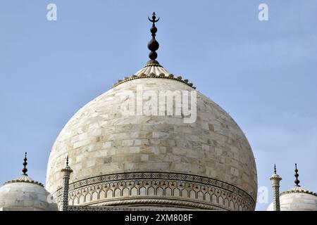 10-08-2023, Agra, Uttar pradesh, Indien, Taj Mahal, eines der sieben Weltwunder, die obere Kuppel des Taj Mahal Stockfoto