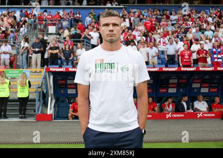 Trainer Robert Klauss von Rapid Wien wurde während des Ausscheidungsspiels der UEFA Europa League 2024/2025 zwischen Wisla Krakau und Rapid Wien im Stadtstadion gespielt. Endpunktzahl: Wisla Krakau 1:2 Rapid Wien. Stockfoto