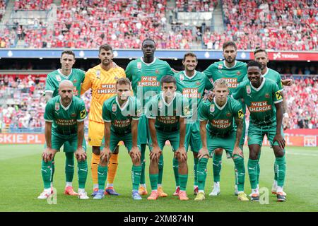 Krakau, Polen. Juli 2024. Spieler von Rapid Wien, die beim Ausscheiden der UEFA Europa League 2024/2025 zwischen Wisla Krakau und Rapid Wien im Stadtstadion zu sehen waren. Endpunktzahl: Wisla Krakau 1:2 Rapid Wien. (Foto: Grzegorz Wajda/SOPA Images/SIPA USA) Credit: SIPA USA/Alamy Live News Stockfoto