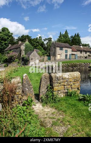 Am Dorfteich in Tissington, Peak District National Park, Derbyshire Stockfoto