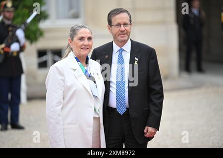 Paris, Frankreich. Juli 2024. Israels Präsident Isaac Herzog und seine Frau Michal Herzog Credit: Abaca Press/Alamy Live News Stockfoto