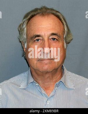 Bernie Madoff. Fahndung des amerikanischen Finanzkriminellen Bernard Lawrence Madoff (1938–2021), 2009 Stockfoto