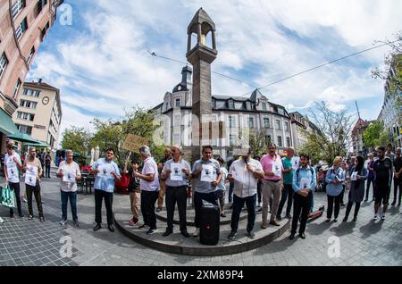 26. Juli 2024: Organisiert von Aykan Inan vom DITIB, überwacht Mitglieder des Verfassungsschutzes graue Wölfe, Union Internationaler Demokraten, Grauer Wolf-Tuerkisches Kulturzentrum München, und der heimliche Migrationsbeirat versuchte, einen rassistischen Messerstechangriff zu instrumentalisieren, indem er seine Mic-Zeit benutzte, um die Polizei anzuprangern und zu diskreditieren, Islamophobie, die Staatsanwälte und Ermittler und den deutschen Staat selbst zu beschuldigen. (Kreditbild: © Sachelle Babbar/ZUMA Press Wire) NUR REDAKTIONELLE VERWENDUNG! Nicht für kommerzielle ZWECKE! Stockfoto